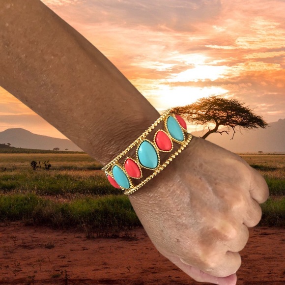 Lilly Pulitzer Jewelry - Lilly Pulitzer bracelet. Cuff style. Bright